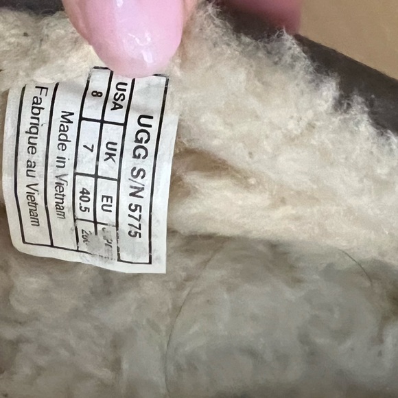 UGG Ascot Slippers - Picture 6 of 7